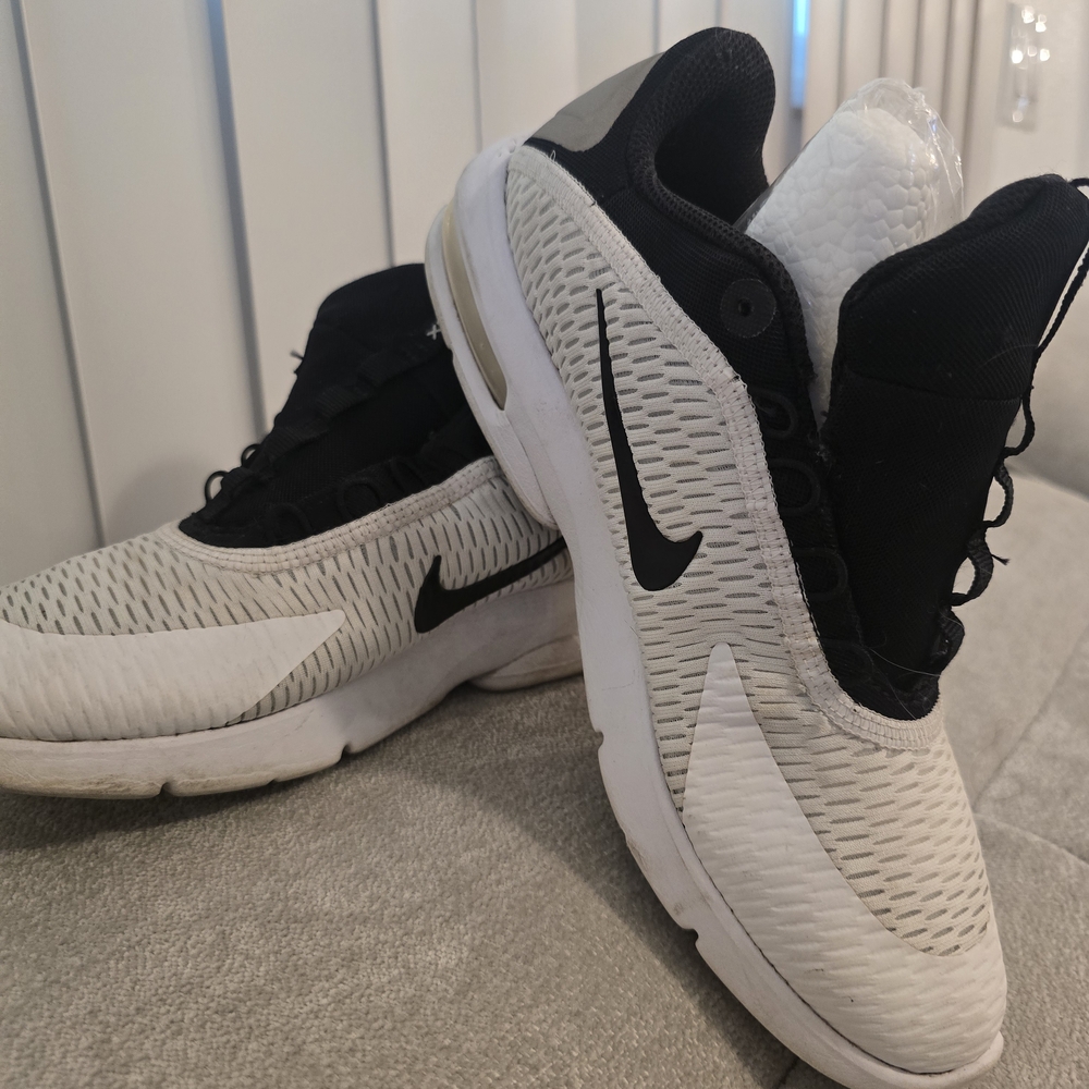 Nike Black and White Sneakers